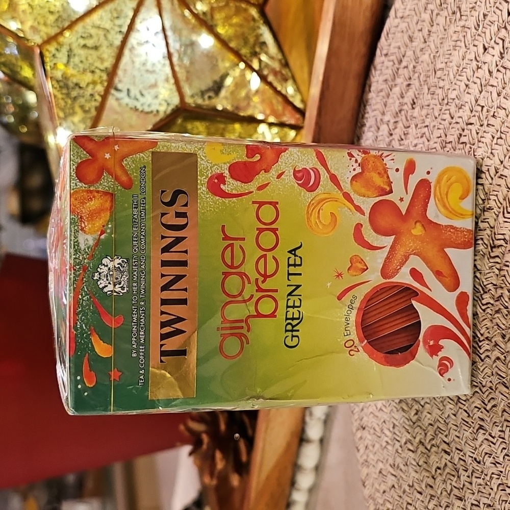 New Sealed 1 Box Twinings Gingerbread Green Tea 20 envelopes